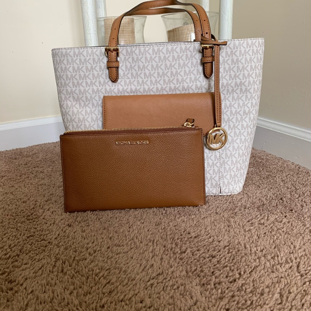 Mk purse - Picture 4 of 4